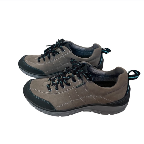 Clark’s Women’s Outdoor Leather Wave Walk Waterproof Hiking Shoes Khaki Size 7.5 - Picture 2 of 10